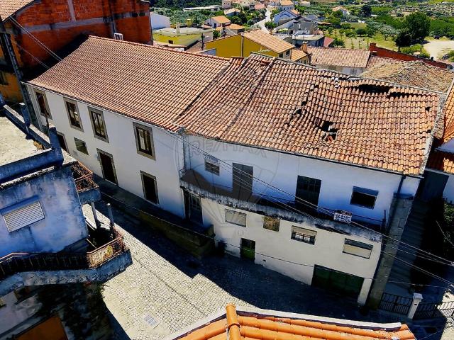 Moradia T3 à venda em Trevões e Espinhosa, São João da Pesqueira RE/MAX Portugal