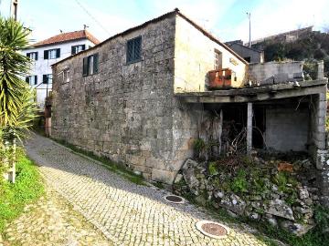 Moradia T3 à venda em Vouzela