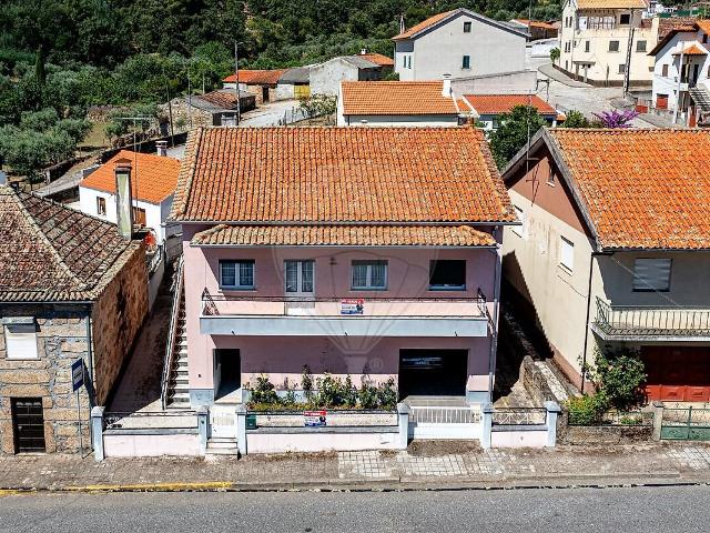 Moradia T3 à venda em Vela, Guarda RE/MAX Portugal