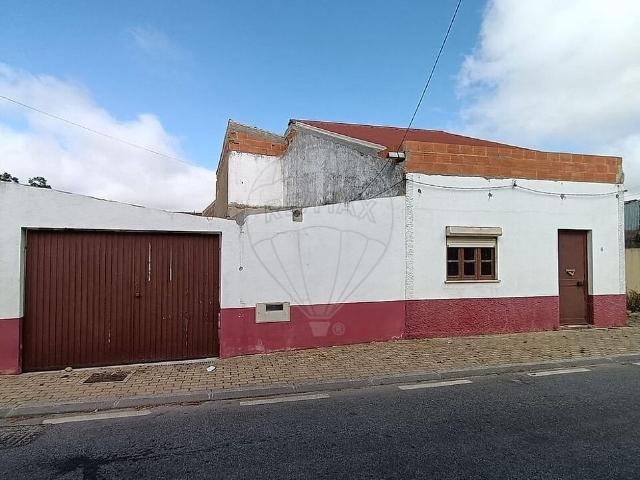Moradia T3 à venda em Venda Nova