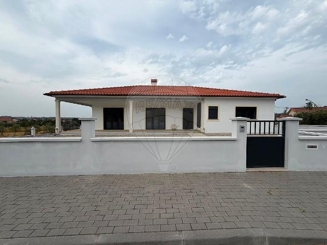 Moradia T3 à venda em Vermoil, Pombal RE/MAX Portugal