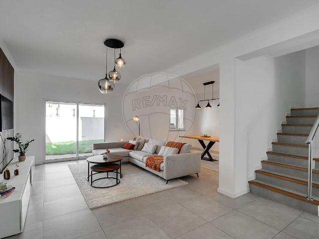 Moradia T3 à venda em Viana do Alentejo, Viana do Alentejo RE/MAX Portugal