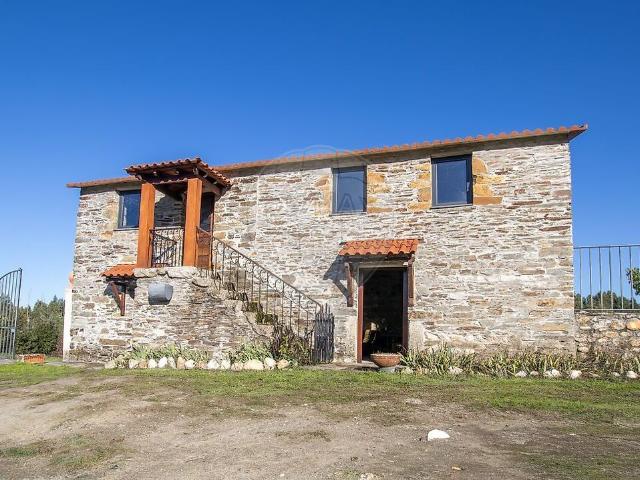 Moradia T3 à venda em Vila Cova de Alva e Anceriz, Arganil RE/MAX Portugal