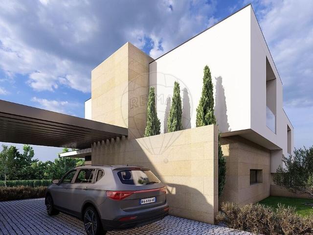 Moradia T3 à venda em Vila Nova de Famalicão