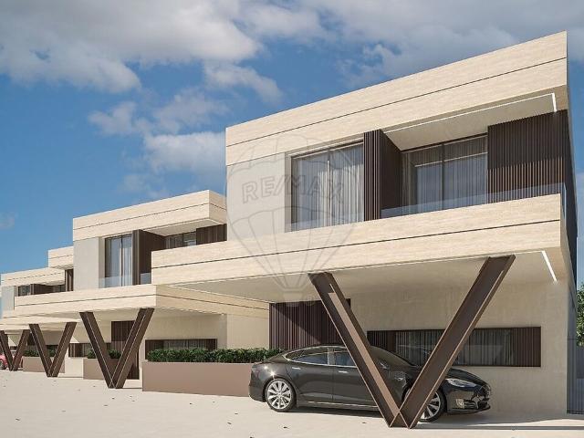 Moradia T3 à venda em Vila Seca, Barcelos RE/MAX Portugal