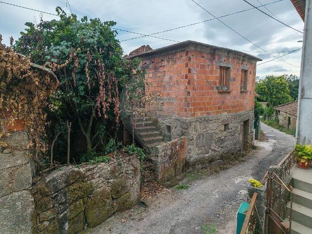 Moradia T3 à venda em Vilar de Besteiros e Mosteiro de Fráguas, Tondela RE/MAX Portugal
