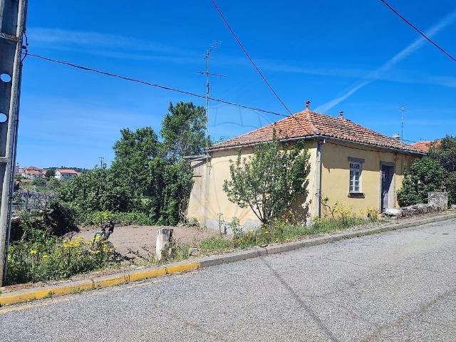 Moradia T3 à venda em Vilar Formoso, Almeida RE/MAX Portugal