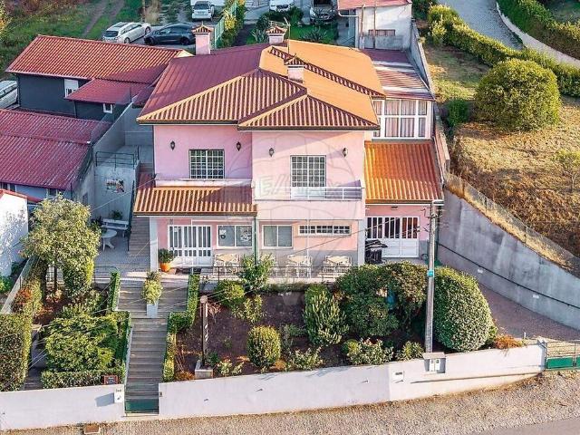 Moradia T3 à venda em Vilarinho das Cambas, Vila Nova de Famalicão RE/MAX Portugal