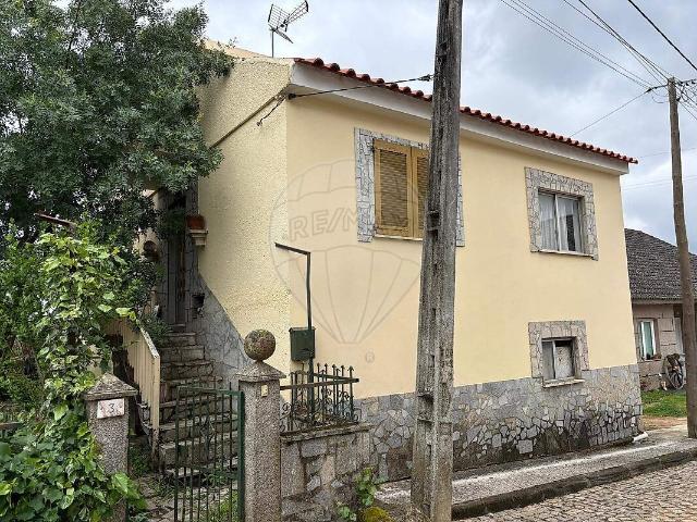 Moradia T3 à venda em Vimioso, Vimioso RE/MAX Portugal