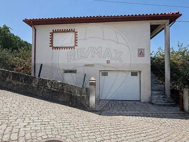 Moradia T3 à venda em Vreia de Bornes, Vila Pouca de Aguiar RE/MAX Portugal