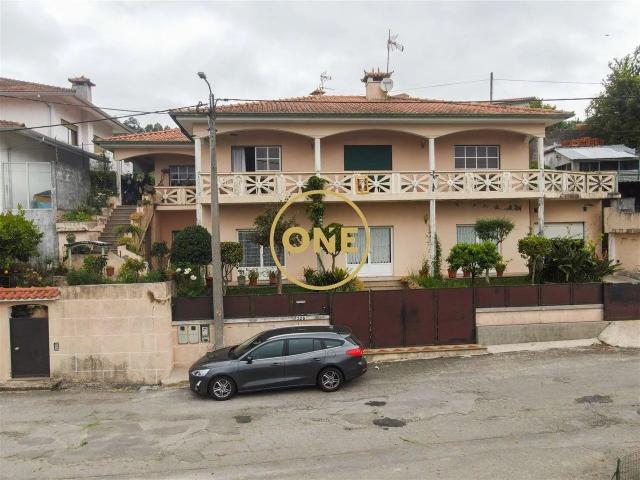 Moradia T3 Adaptável para Bifamiliar em Arnoso Santa Maria