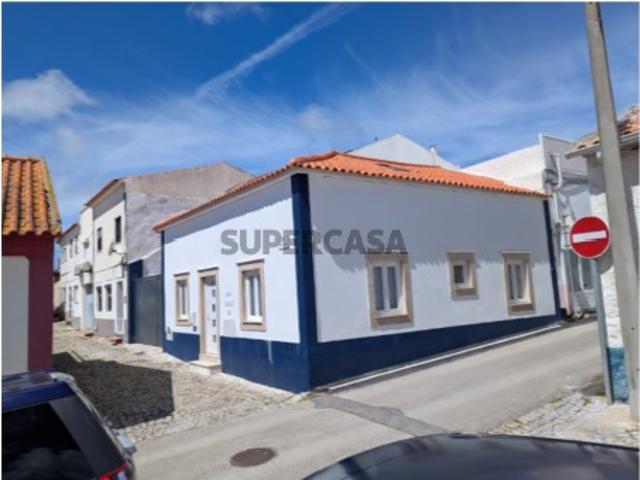 Moradia T3 antiga renovada, quintal, sótão, Alfeizerão Alcobaça