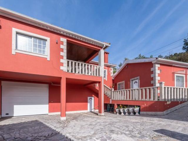Moradia T3 + Armazém para comércio com 58m2