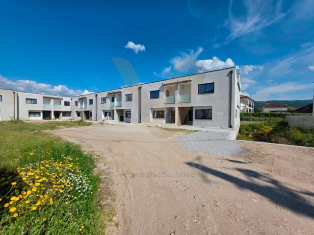 Moradia T3 c/ Jardim em Condomínio Privado | Arcos de Valdevez