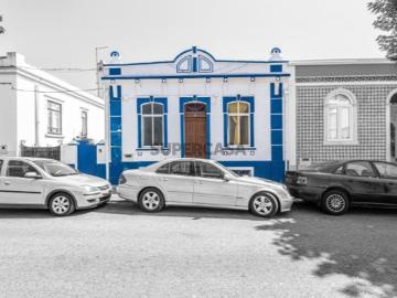 Moradia T3+1 de Charme no Centro de Santarém