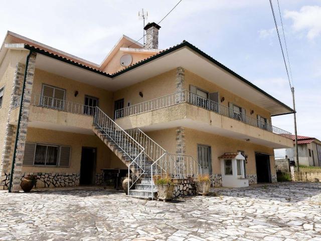 Moradia T3 com 1 hectare de terreno na Graça, Pedrogão Grande