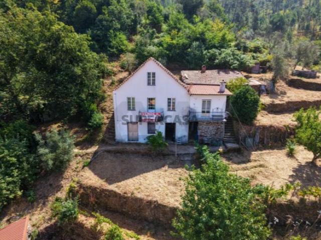 Moradia T3 com 1.312 m² de terreno, vistas fantásticas | Corgas Serra da Estrela