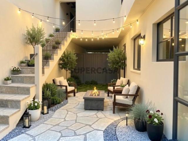 Moradia T3 com 280 m², garagem e pátio | Para recuperar | 119.000 €