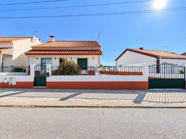 MORADIA T3 COM 2 ANEXOS| PISCINA| EXCELENTE LOCALIZAÇÃO E POTENCIAL DE RENTABILIDADE