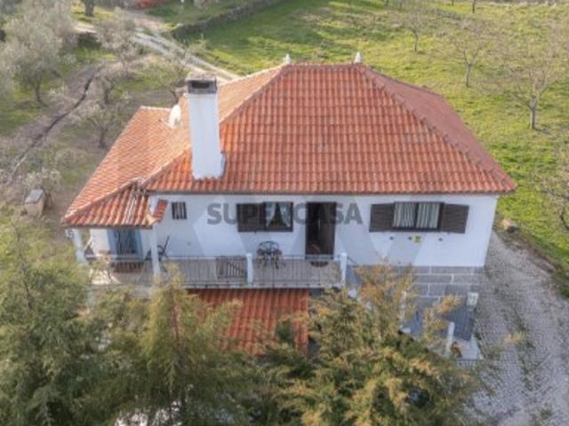 Moradia T3 com 2.500 m² de Terreno e Garagem, em Carvalho de Egas