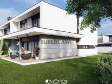 Moradia T3 com 3 Suites Conforto e Modernidade Antas