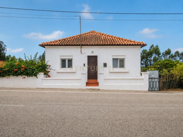 Moradia T3 com Tereno em Alqueidão, Figueira da Foz
