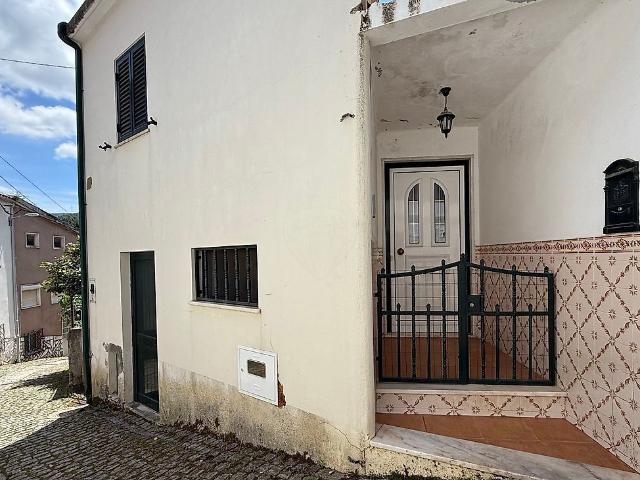 MORADIA T3 COM TERRAÇO E LINDA VISTA NO COLMEAL GÓIS