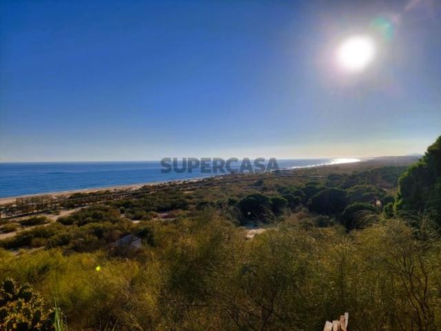 MORADIA T3 COM TERRAÇO, GARAGEM E ACESSO À JARDIM NA PRAIA VERDE