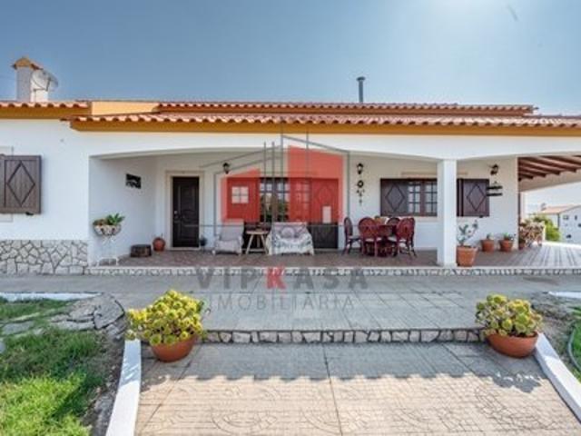 Moradia T3 com terreno de 1.028m2