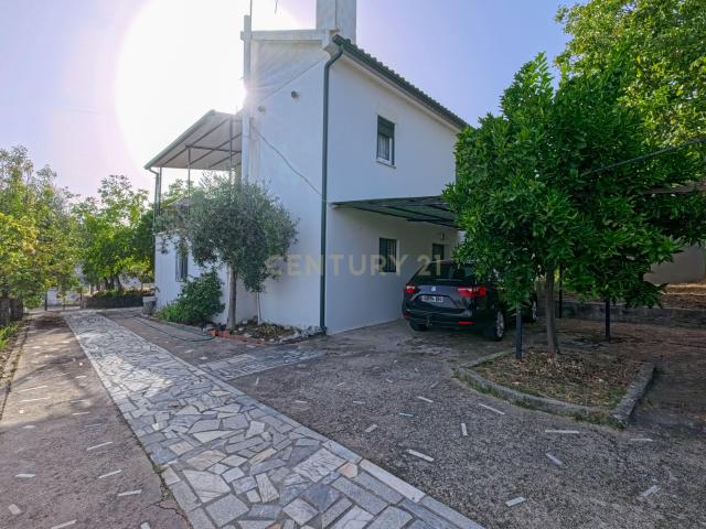 Moradia T3 com terreno de 1.800 m² em Espadanal Viseu