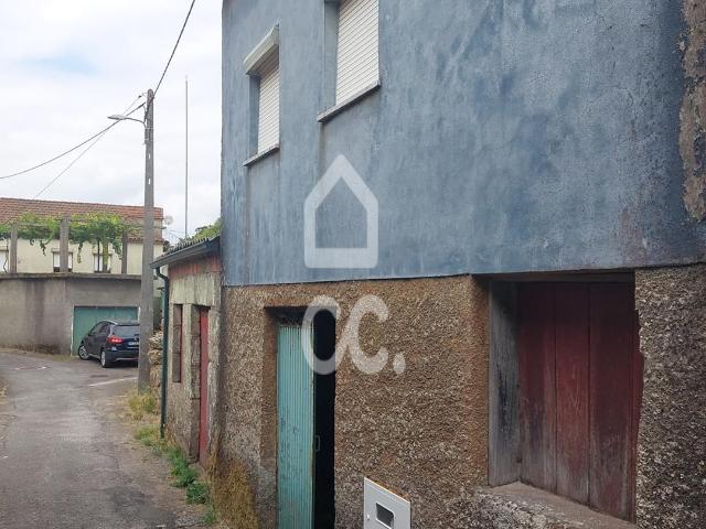MORADIA T3 COM TERRENO EM VISEU