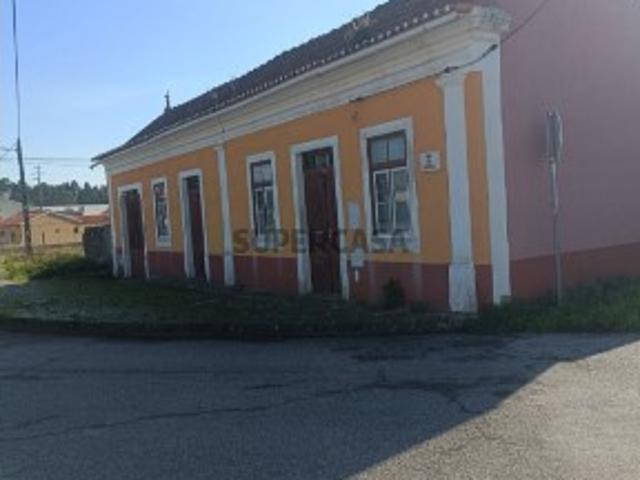 Moradia T3 com terreno rustico