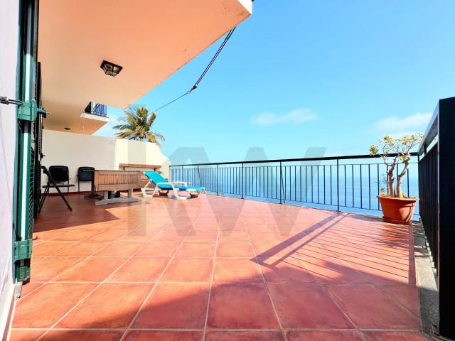 Moradia T3 com Vista Frontal para o Oceano – Câmara de Lobos 161m² Câmara De Lobos