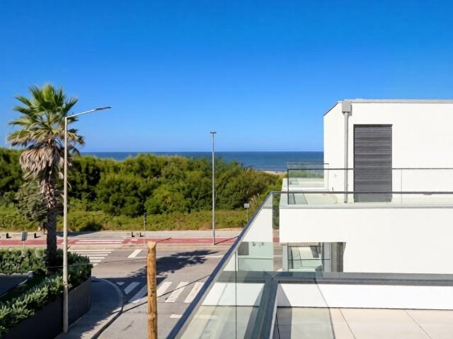 Moradia T3 com Vista Mar e Terraço Panorâmico Rooftop 313m² Canidelo