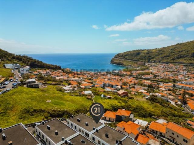 Moradia T3 com Vista Mar em Machico