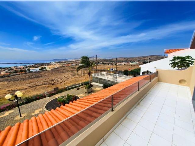 Moradia T3 com vista mar na Ilha do Porto Santo Sítio do Pé do Pico