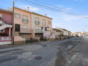 Moradia T3 com Vista Mar – Próxima da Praia da Consolação |. 194m² Atouguia Da Baleia