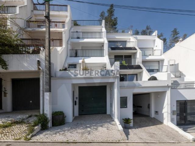Moradia T3 com Vista Mar em Sesimbra: Onde a Arrábida encontra o Oceano