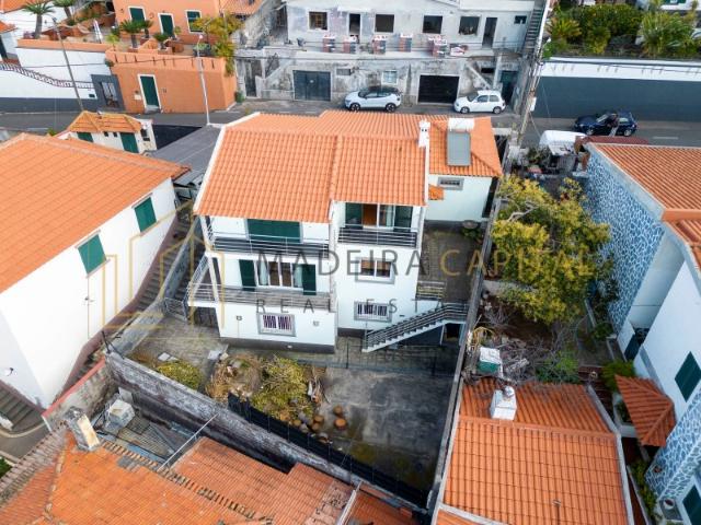 Moradia T3 com Vista Panorâmica sobre a Baía do Funchal
