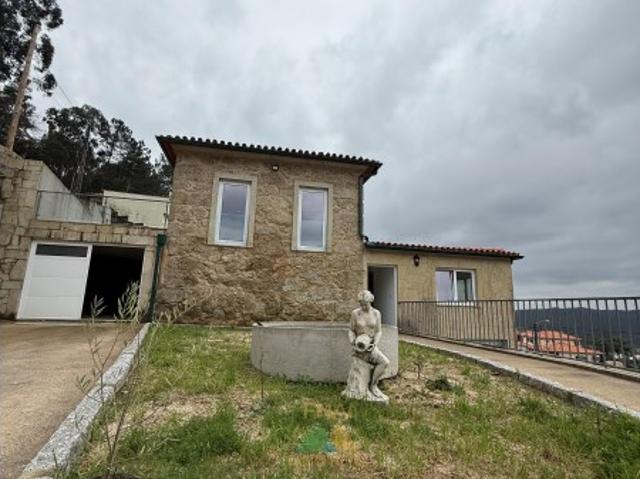 Moradia T3 com Vistas Desafogadas em Zona de Montanha