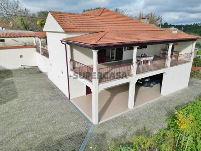 Moradia T3 com vistas deslumbrantes para o Lago Castelo de Bode