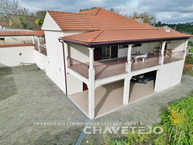 Moradia T3 com vistas deslumbrantes para o Lago Castelo de Bode