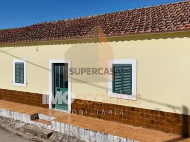 Moradia T3 com Adega Alforzemel, Almoster, Santarém