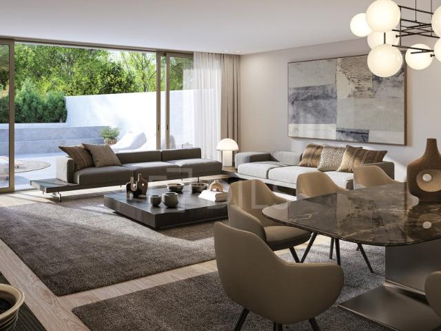Moradia T3 com área exterior próximo à praia de Lavra
