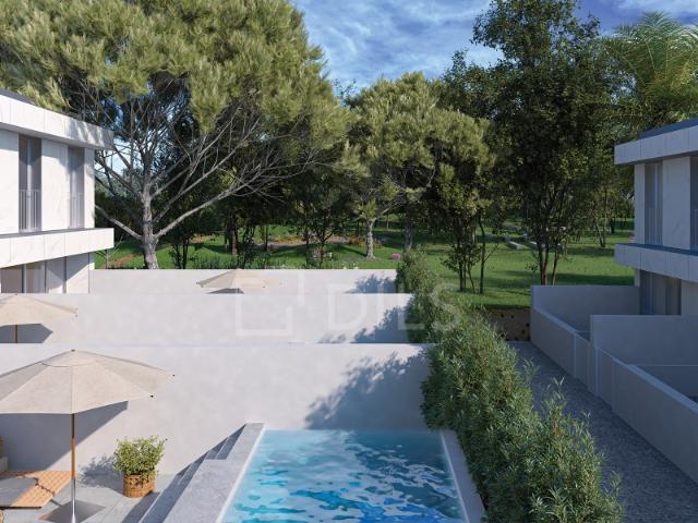 Moradia T3 com área exterior próximo à praia de Lavra