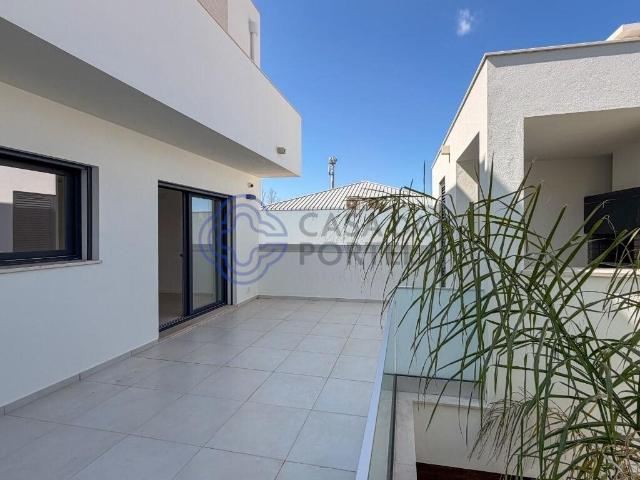 Moradia T3 com Cave, Jardim e Tecnologia Smart Home – Gambel. 157m² Montenegro
