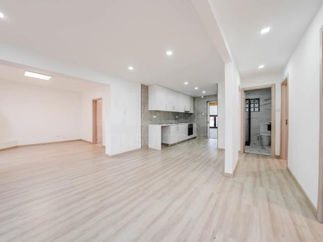 Moradia T3 com comércio e terraço no Coto 586m² Caldas da Rainha Nossa Senhora Do Pópulo, Coto E São Gregório