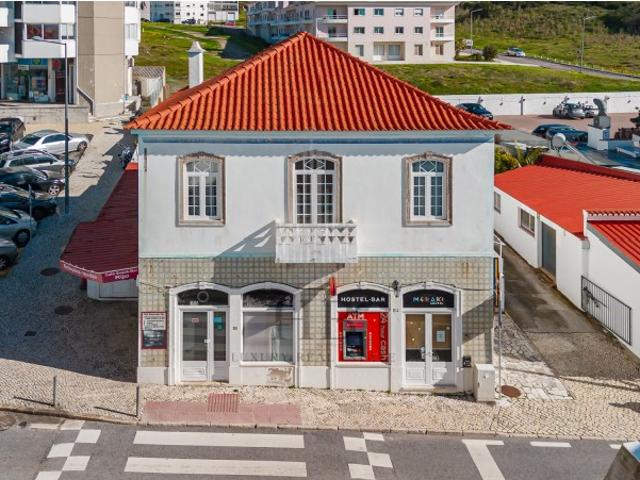 Moradia T3 com Espaço Comercial | Praia das Macas