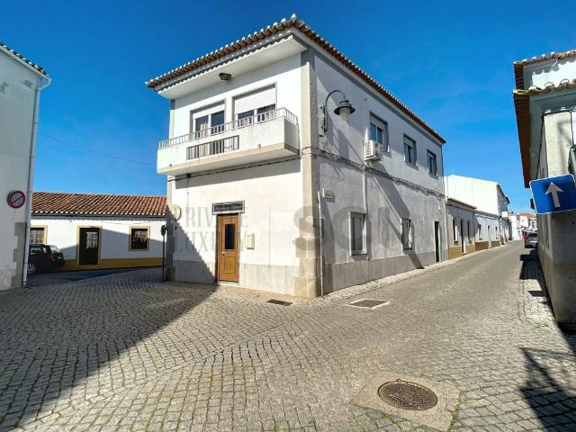 Moradia T3 com espaço comercial, Vila Nova de São Bento 129m² Aldeia Nova De São Bento