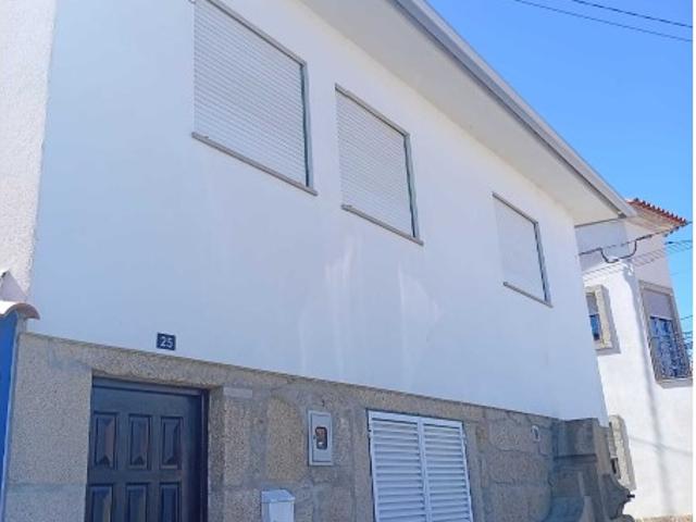 Moradia T3 com Garagem na Mêda
